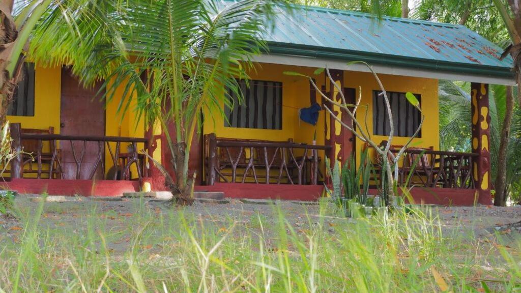 Sablayan Gustav'S Place Silver Beach Dive Resort Oda fotoğraf
